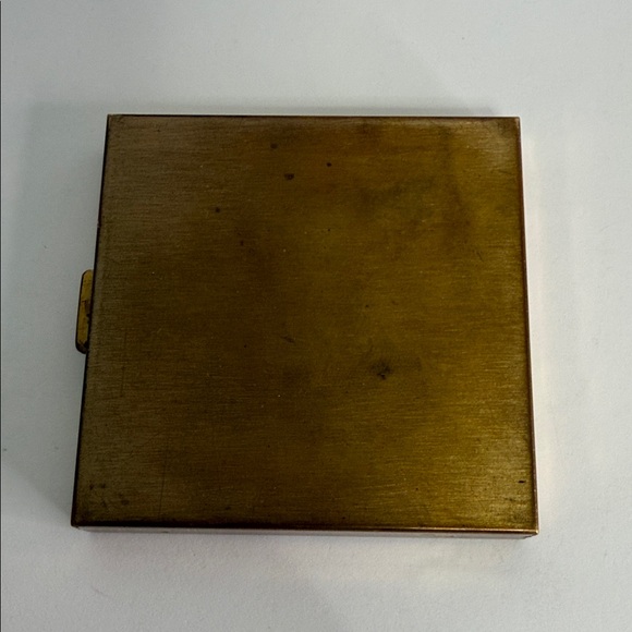 Vintage 1950s Volupte enameled brass compact with mirror & powder puff - Picture 5 of 5